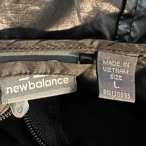 New Balance Jacket Womens L Rain Windbreaker Fall Running Lightweight Athletic - Picture 4 of 6